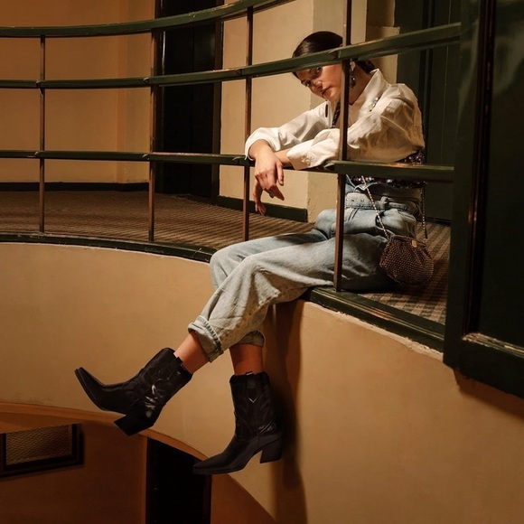 Western Chunky Heel Cowboy Embroidery Vintage Cowgirl Ankle Boots Size 7.5 New - Picture 5 of 9